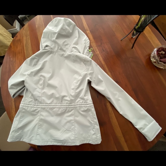 ABERCROMBIE & FITCH Waterproof Jacket - Picture 5 of 9